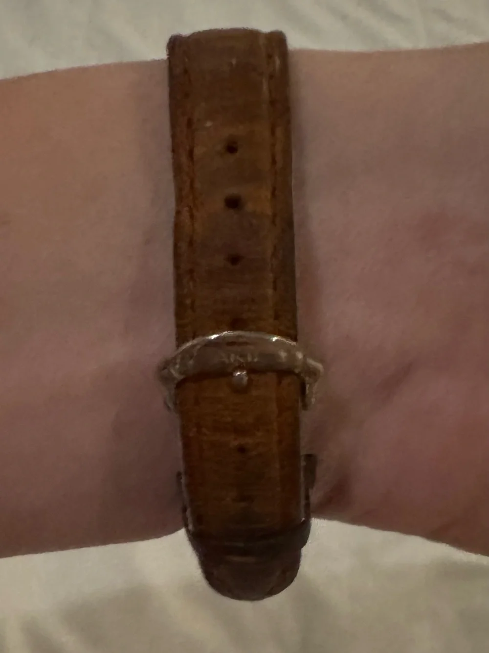 Vintage FOSSIL Women’s Classic Watch Gold-Toned and Cream Face, White Dial